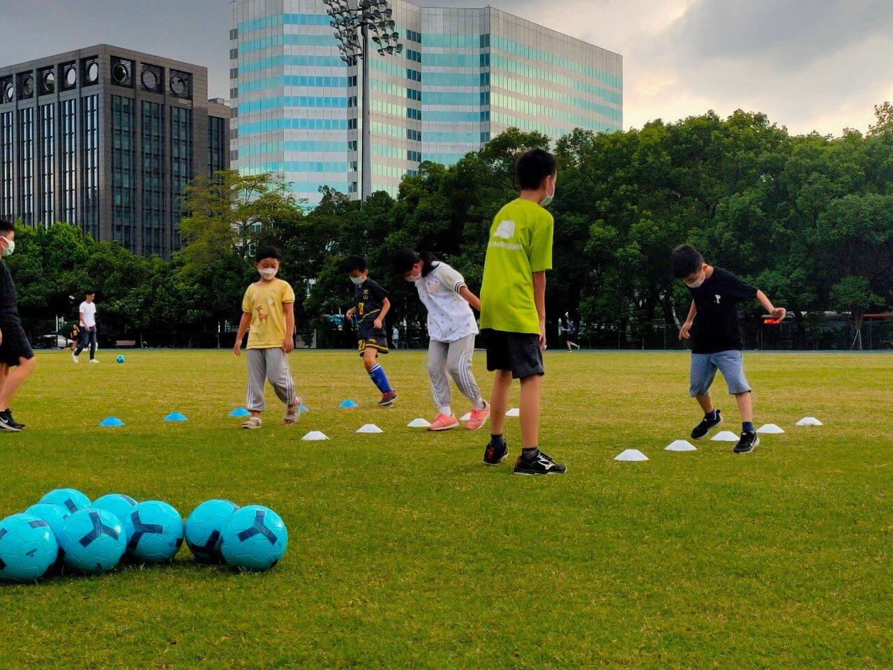 新住民足球夏令營 多元文化踢向視界 新住民足球夏令營 多元文化踢向視界
