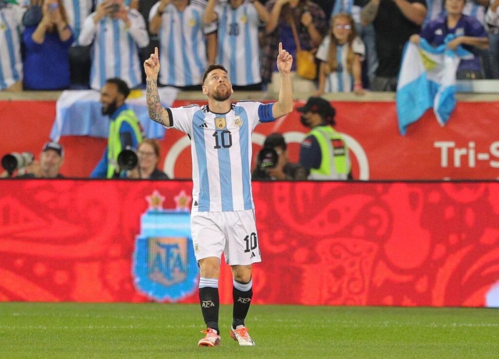 奧斯卡世足VIEW／救世主(Mesías)挺梅西(Messi)　在「祂」沒有不可能的事
