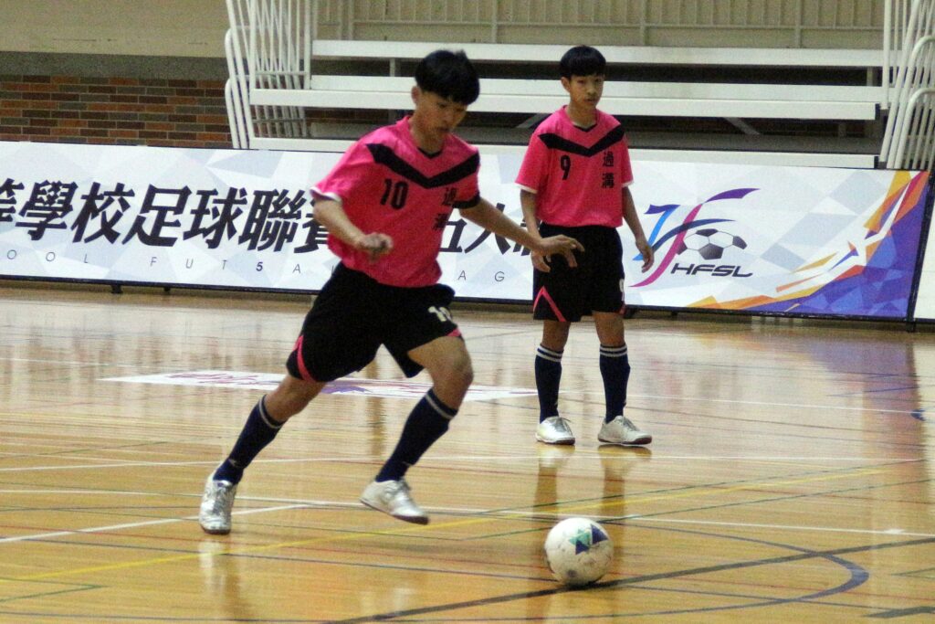 百人偏鄉小學校有7成愛踢球 過溝國中足夢因貴人而壯大 百人偏鄉小學校有7成愛踢球 過溝國中足夢因貴人而壯大