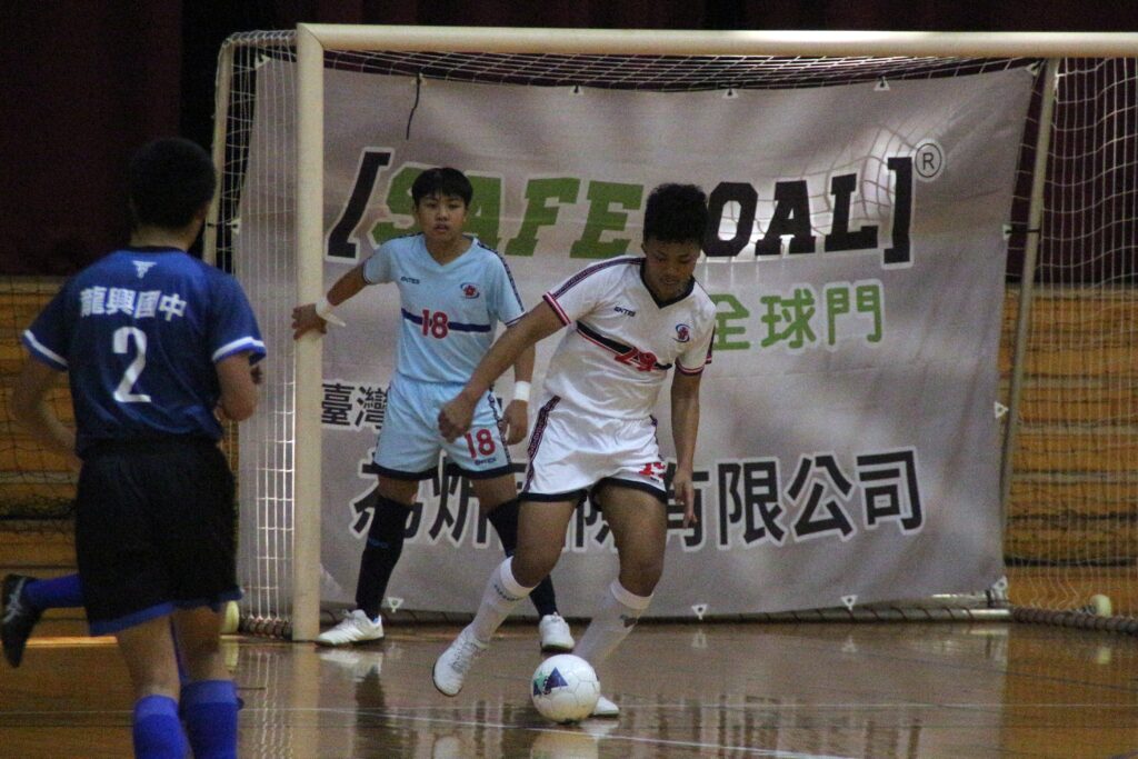 陸興棒球隊解散足球隊也充滿變數　教頭帶著「5壯士」拚了