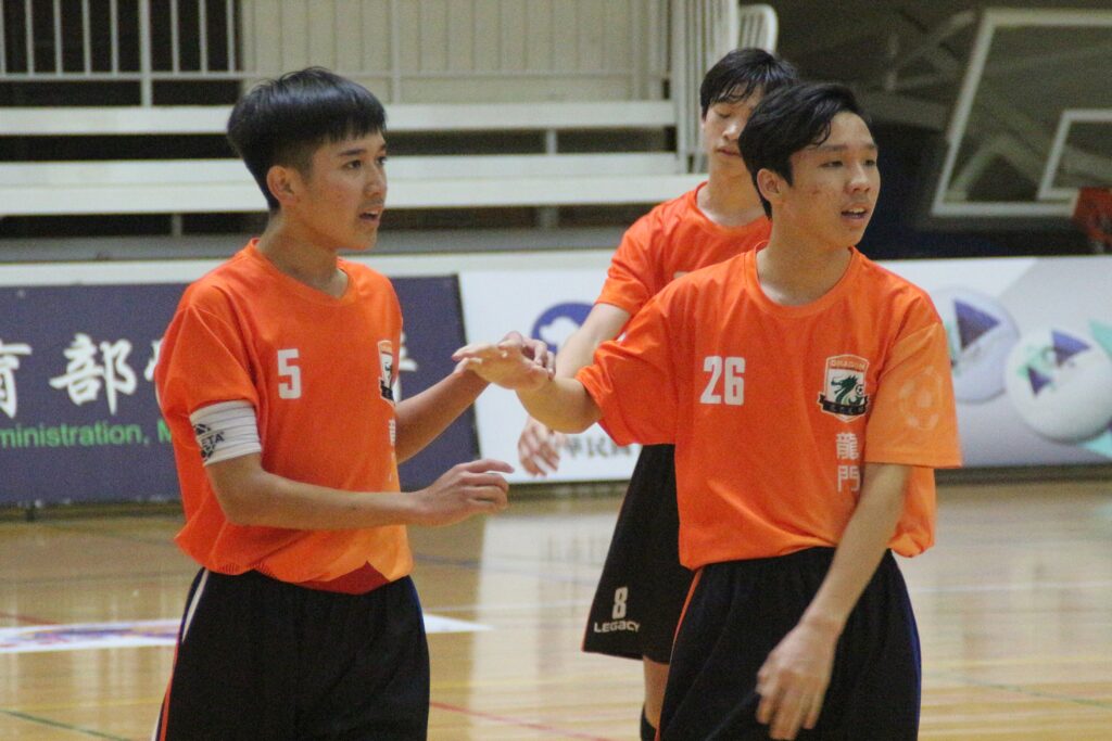 「抬頭挺胸開心走出球場」 龍門國中相隔3年重返決賽 「抬頭挺胸開心走出球場」 龍門國中相隔3年重返決賽