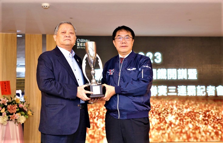 但願台灣足球職業化 從台鋼成功起步 但願台灣足球職業化 從台鋼成功起步