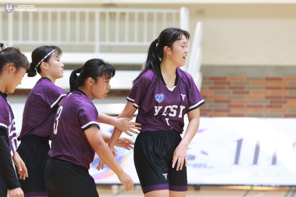 永慶女足教頭鄒欣倪致力帶隊邁向巔峰 季軍達標為球員灌注信心 永慶女足教頭鄒欣倪致力帶隊邁向巔峰 季軍達標為球員灌注信心