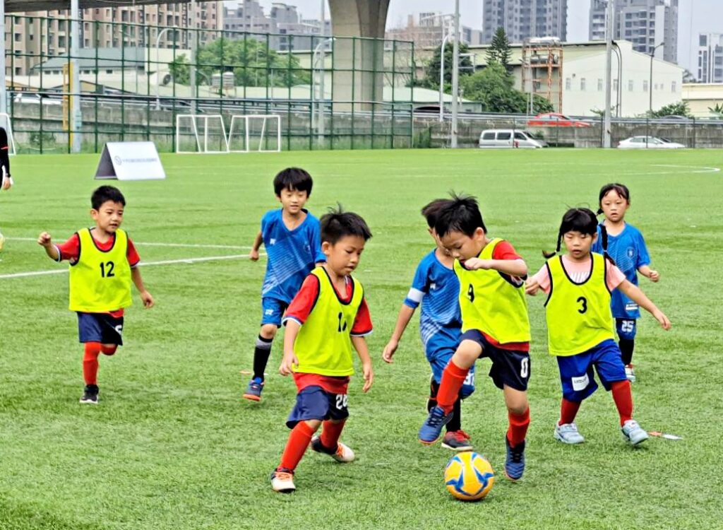 台中社區足球節邁入第四年 破百小球員熱情踢球、本周再加碼俱樂部友誼賽 台中社區足球節邁入第四年 破百小球員熱情踢球、本周再加碼俱樂部友誼賽