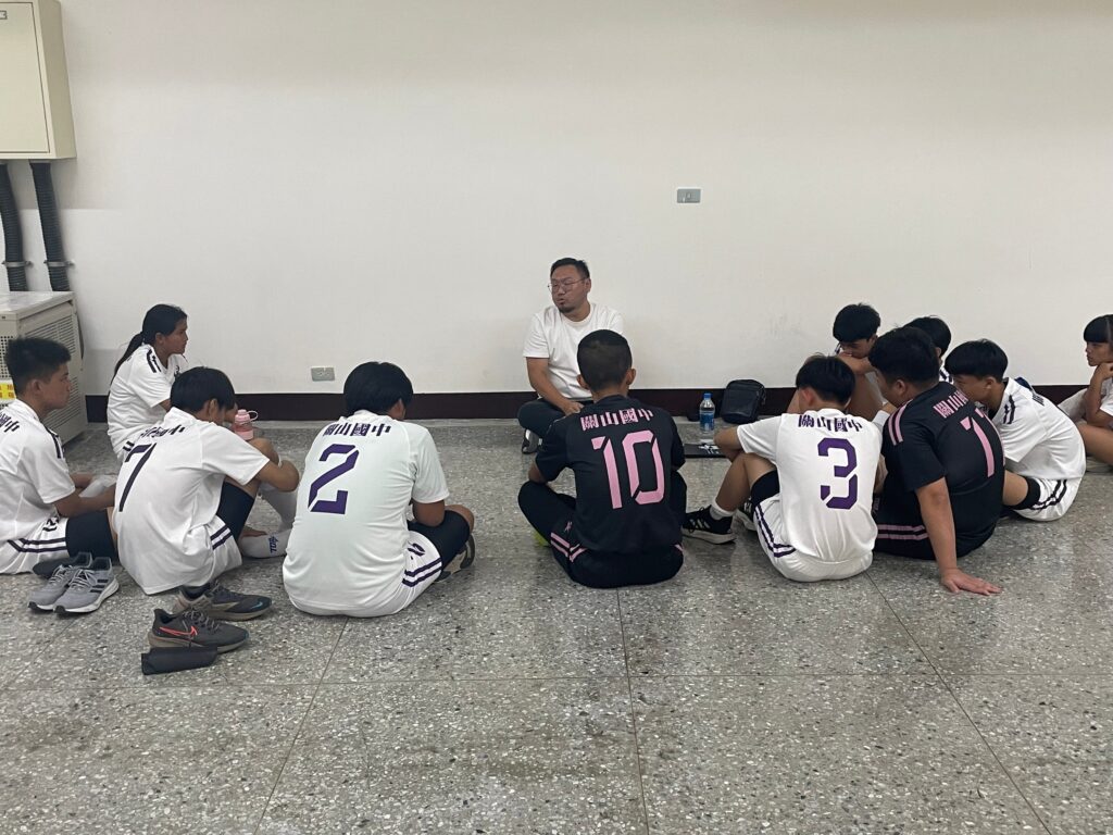 國文老師成立足球隊 關山國中盼有舞台讓球員繼續發揮 國文老師成立足球隊 關山國中盼有舞台讓球員繼續發揮