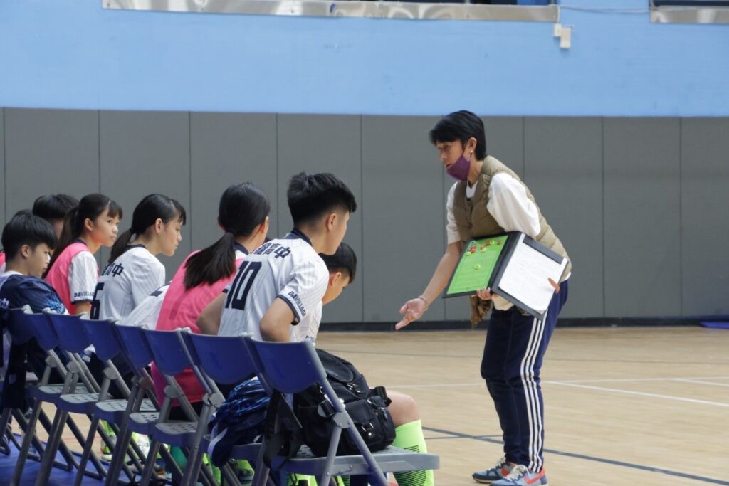輸也要輸得漂亮 四維高中教練楊佳期盼球員享受比賽 輸也要輸得漂亮 四維高中教練楊佳期盼球員享受比賽