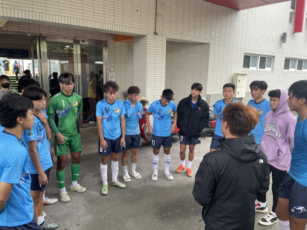 下半場狂追4球仍惜敗 和平高中教練陳宥亘:謝謝球員對我的信任 下半場狂追4球仍惜敗 和平高中教練陳宥亘:謝謝球員對我的信任