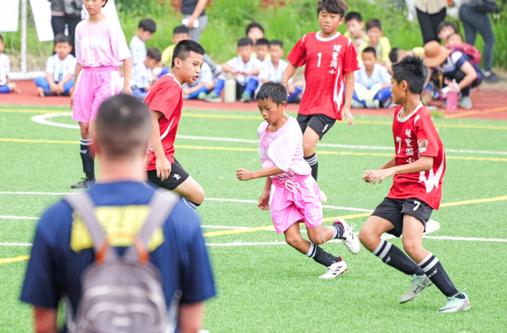 讓足球在南投扎根、打造運動平權 114學年度小學生足球賽推動預賽在地化 讓足球在南投扎根、打造運動平權 114學年度小學生足球賽推動預賽在地化